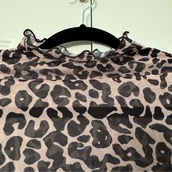 Leopard Print Mesh Top - Picture 3 of 4